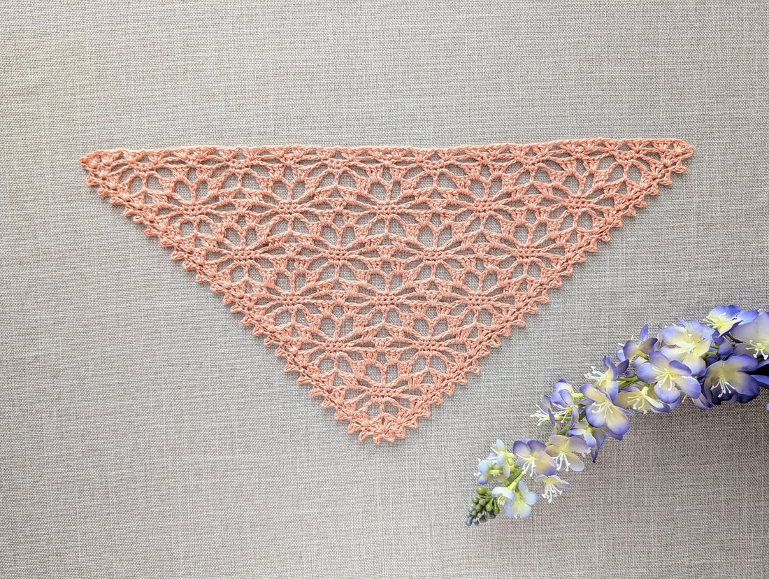 Crochet triangle shawl bandana pattern - neat handmade stitches