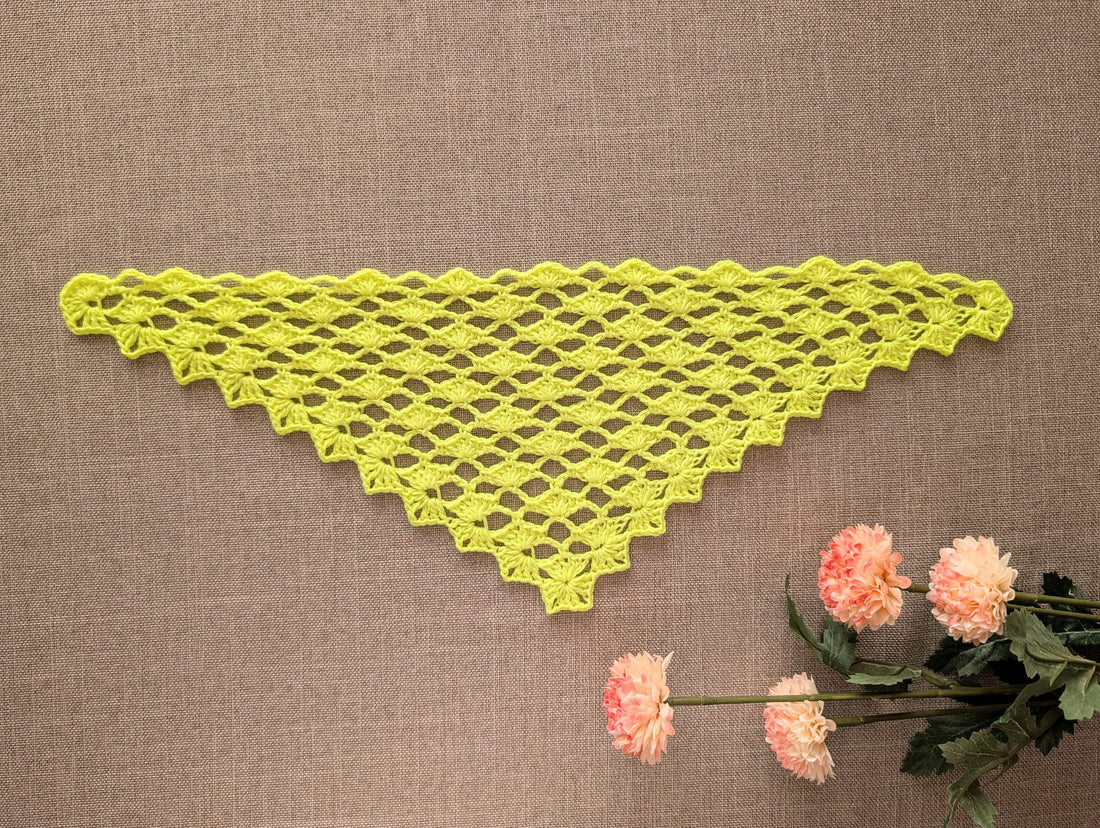Crochet triangle baktus pattern - two shapes from one chart