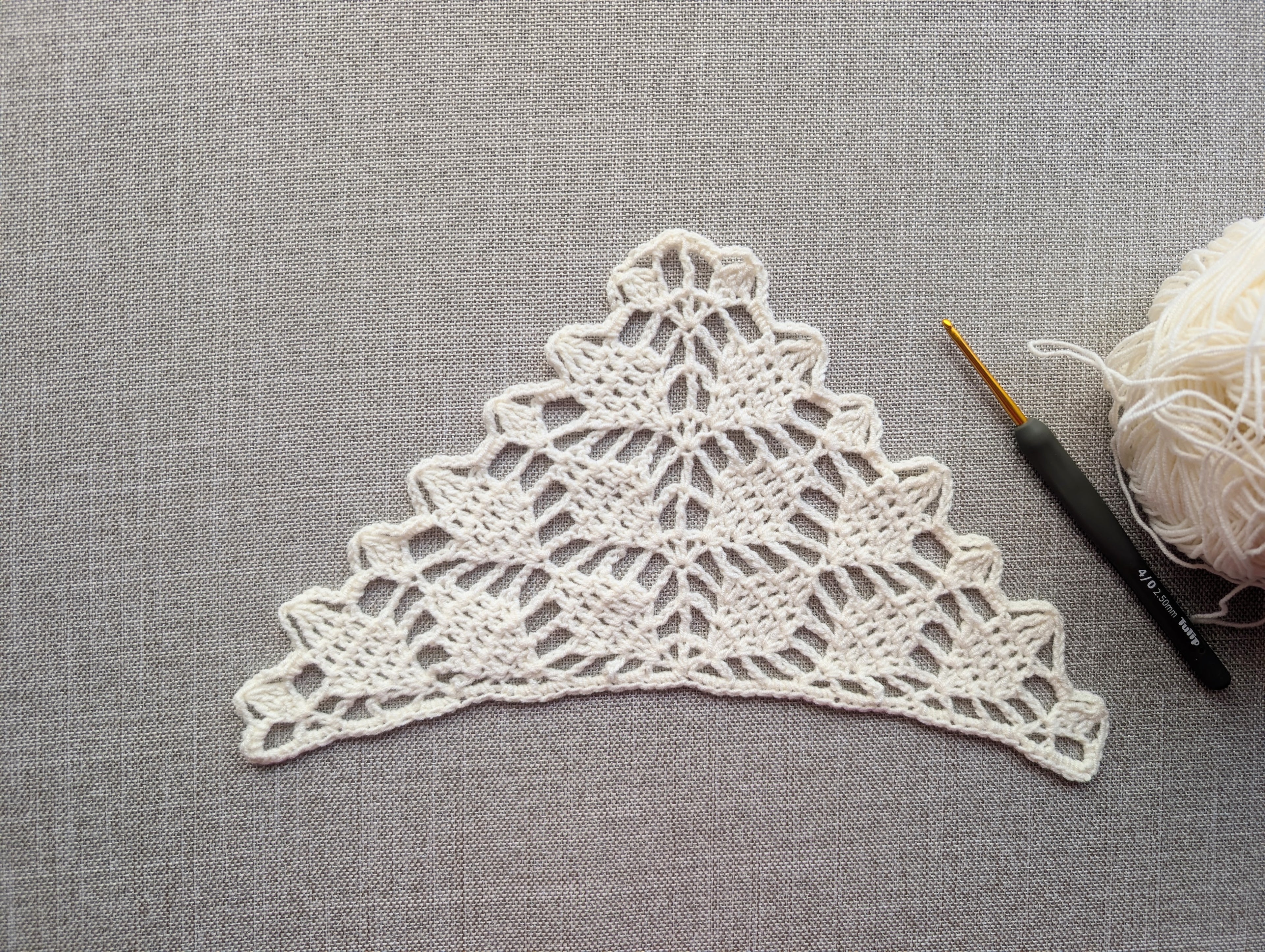 Triangle Bandana & Shawl Crochet Chart - Beginner Friendly PDF Pattern + Border Chart