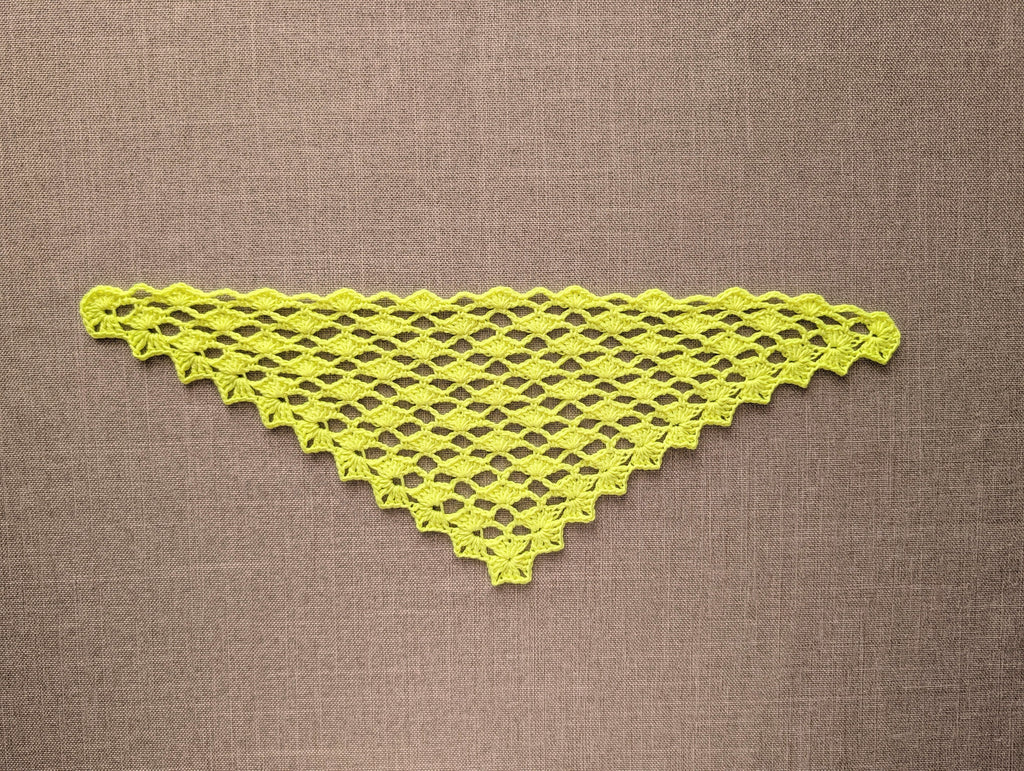 High-contrast visual crochet chart diagram with universal symbols for Lace Baktus Pattern 97