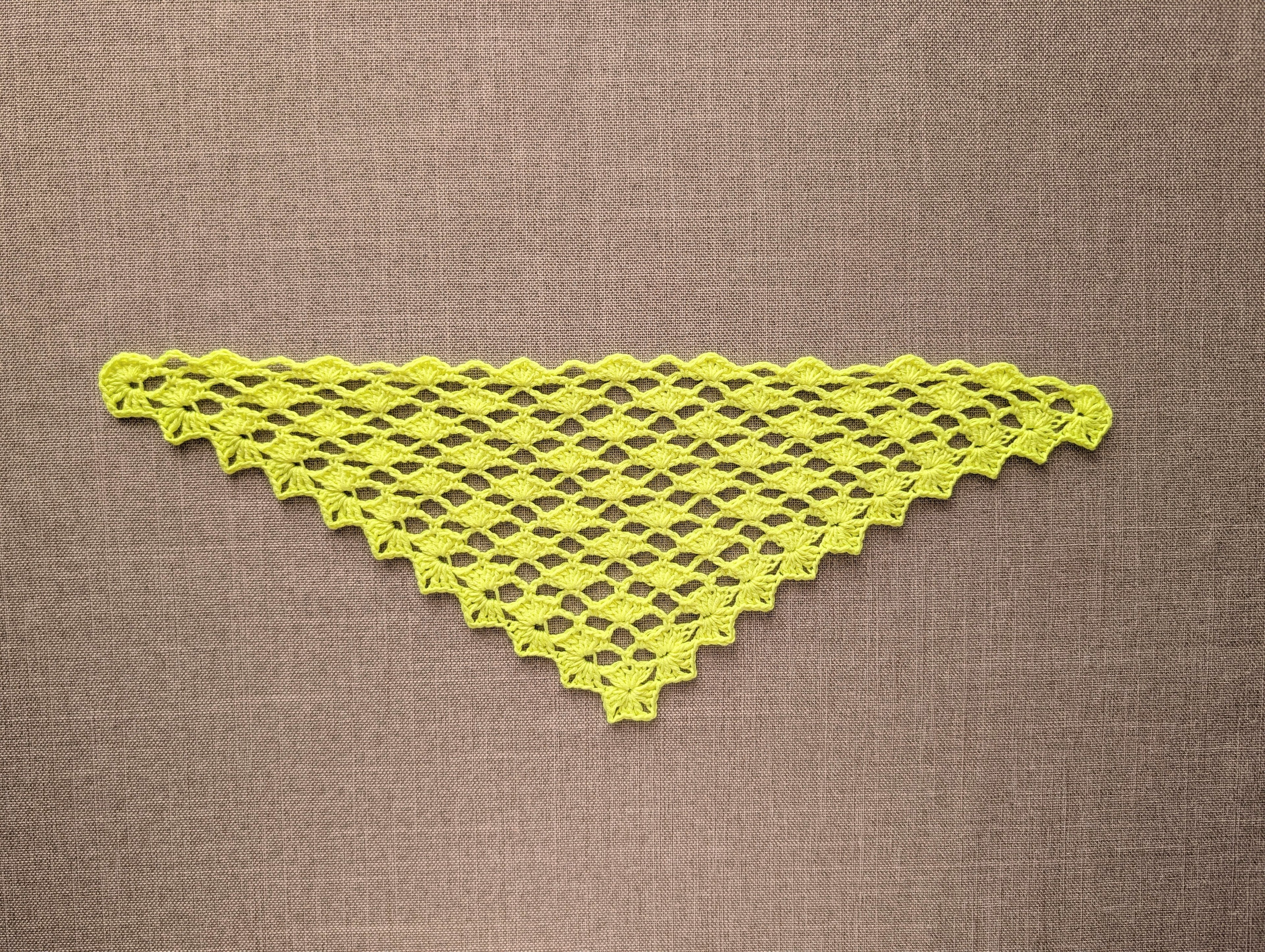 High-contrast visual crochet chart diagram with universal symbols for Lace Baktus Pattern 97