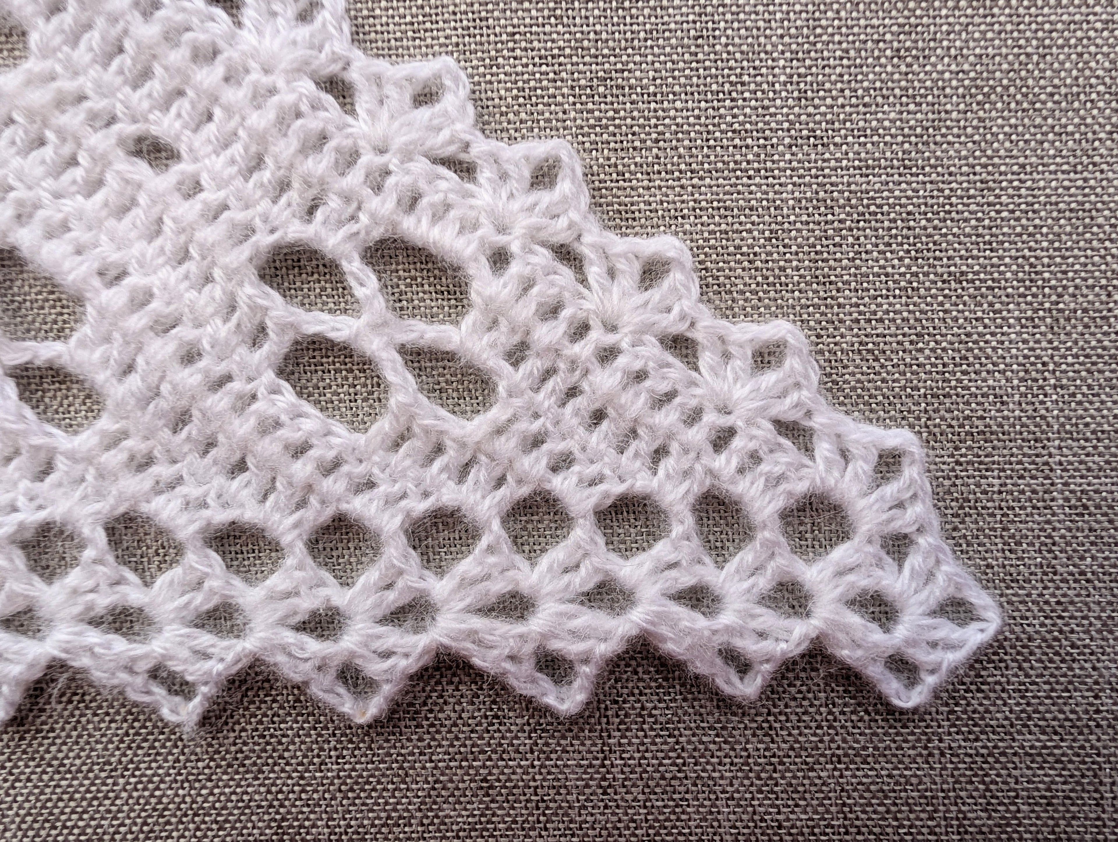 High-contrast vector crochet symbol chart for Pattern #104 showing filet floral lace layout and stitch placement.