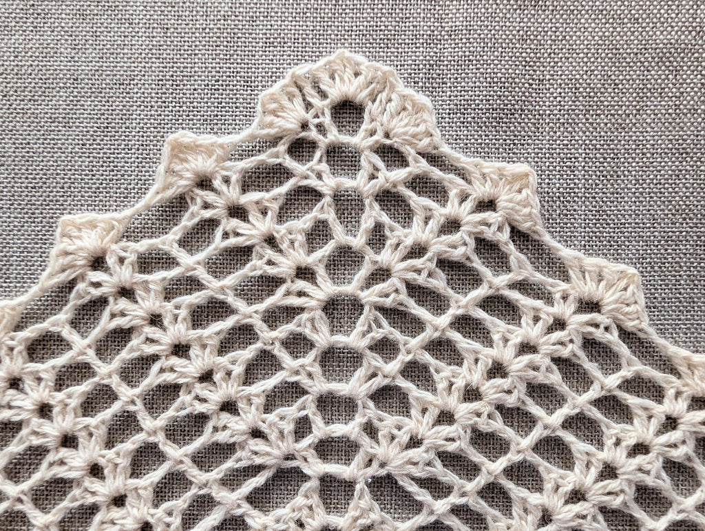 Close-up view of the center spine showing seamless transitions across the 3 customizable pattern sections.