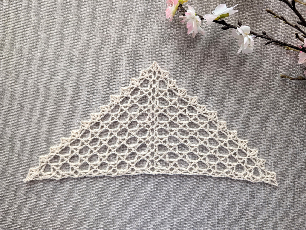 Easy lace mesh crochet triangle shawl - Pattern 116.